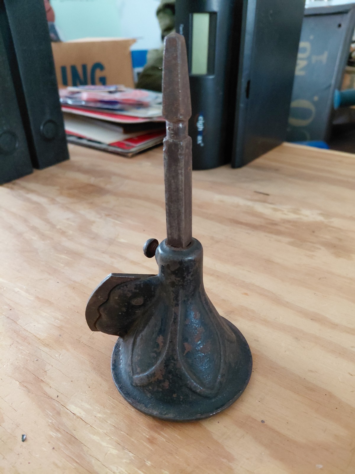 Antique Vintage Cast Iron Woodworking Spoke Pointer Spindle Taper