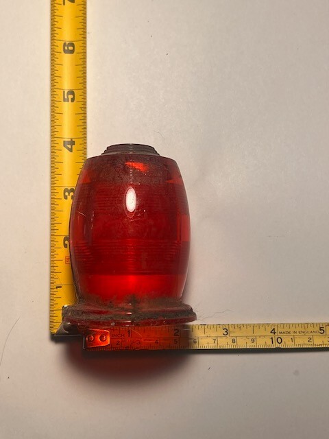 Whelen  Light  cover red