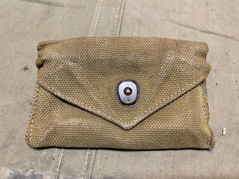 ORIGINAL WWII US ARMY INFANTRY M1942 FIRST AID CARLISLE BANDAGE CARRY POUCH-1944