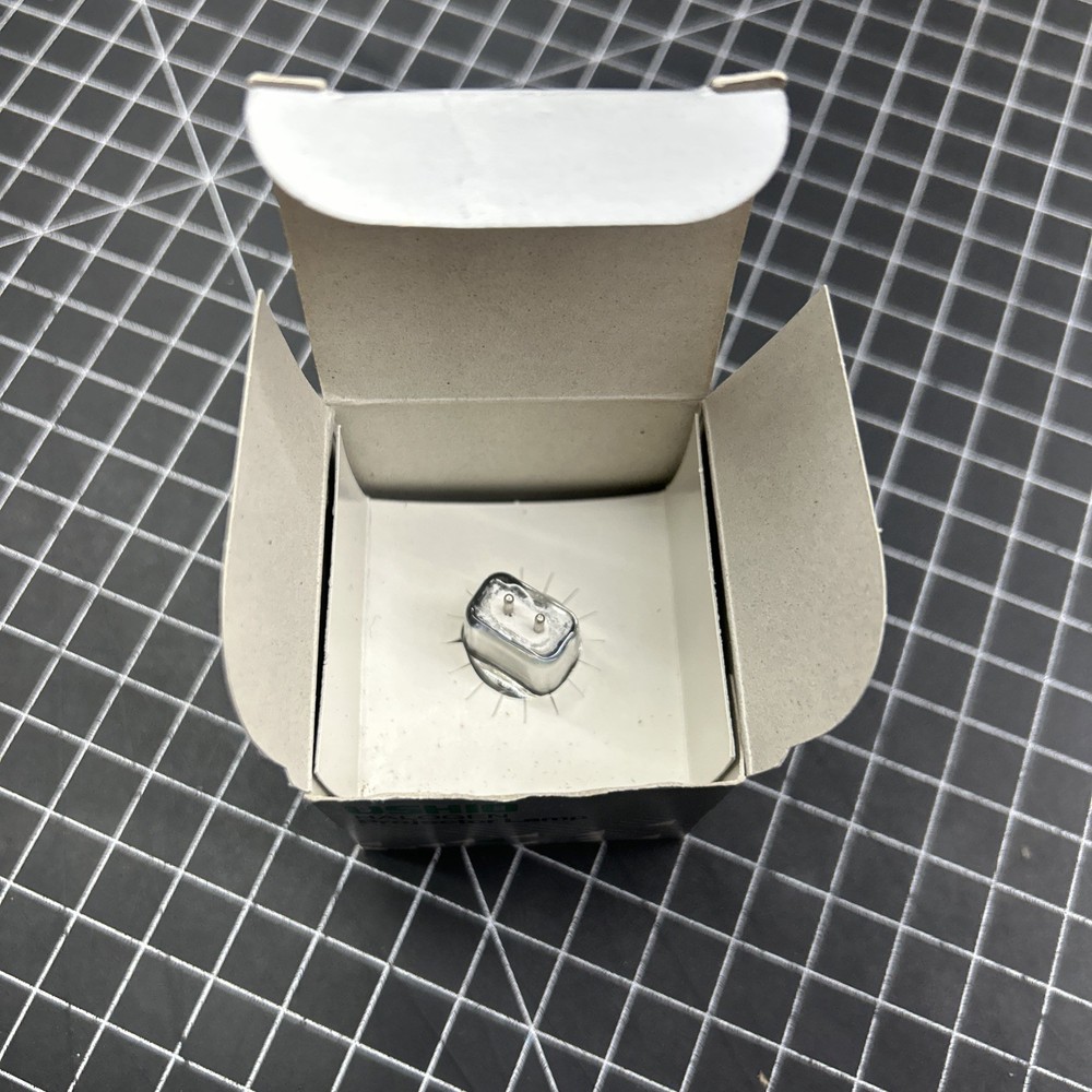 Ushio 21V 150W Halogen Reflector Lamp - High-Performance Lighting Solution