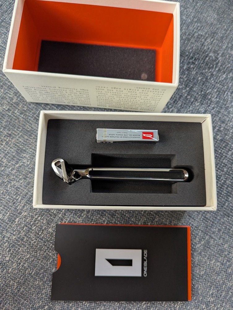 OneBlade Genesis Razor Silver - BRAND NEW