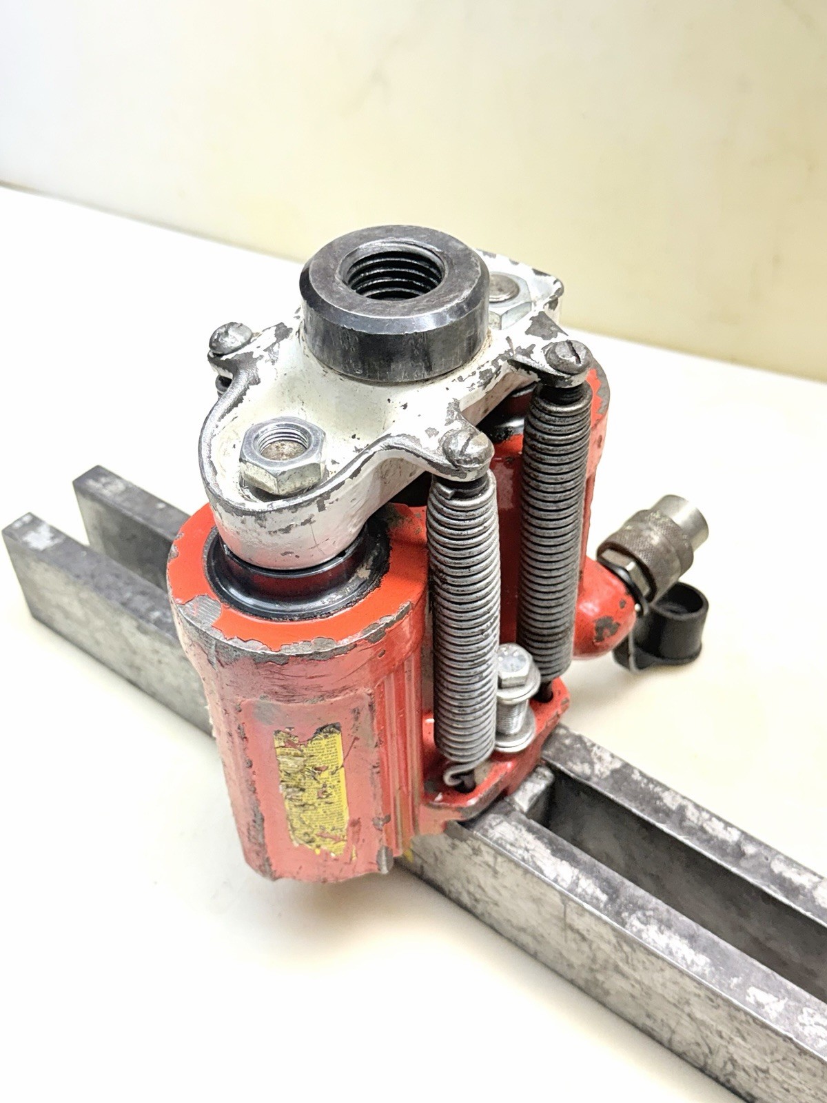 RT302 SPX Power Team enerpac porta power jack, 30 Ton, 2-1/2" Stroke Tested #2