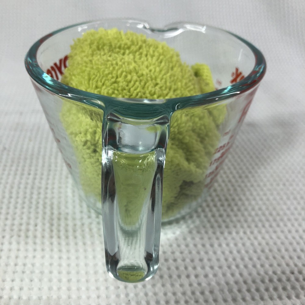 Pyrex Measuring Cup 1 Cup, 250ml, No Chips Or Cracks Great Condition