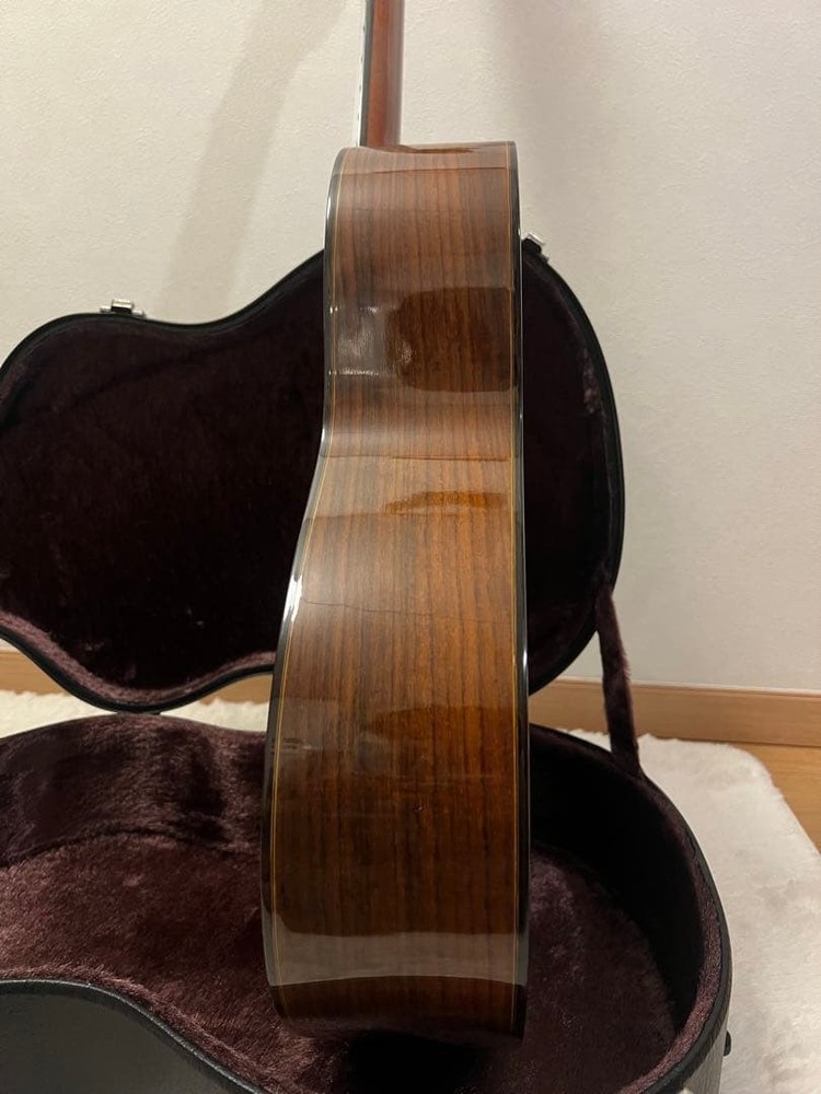 Yamaha CGN2 Classical Guitar With Hard Case Excellent Condition