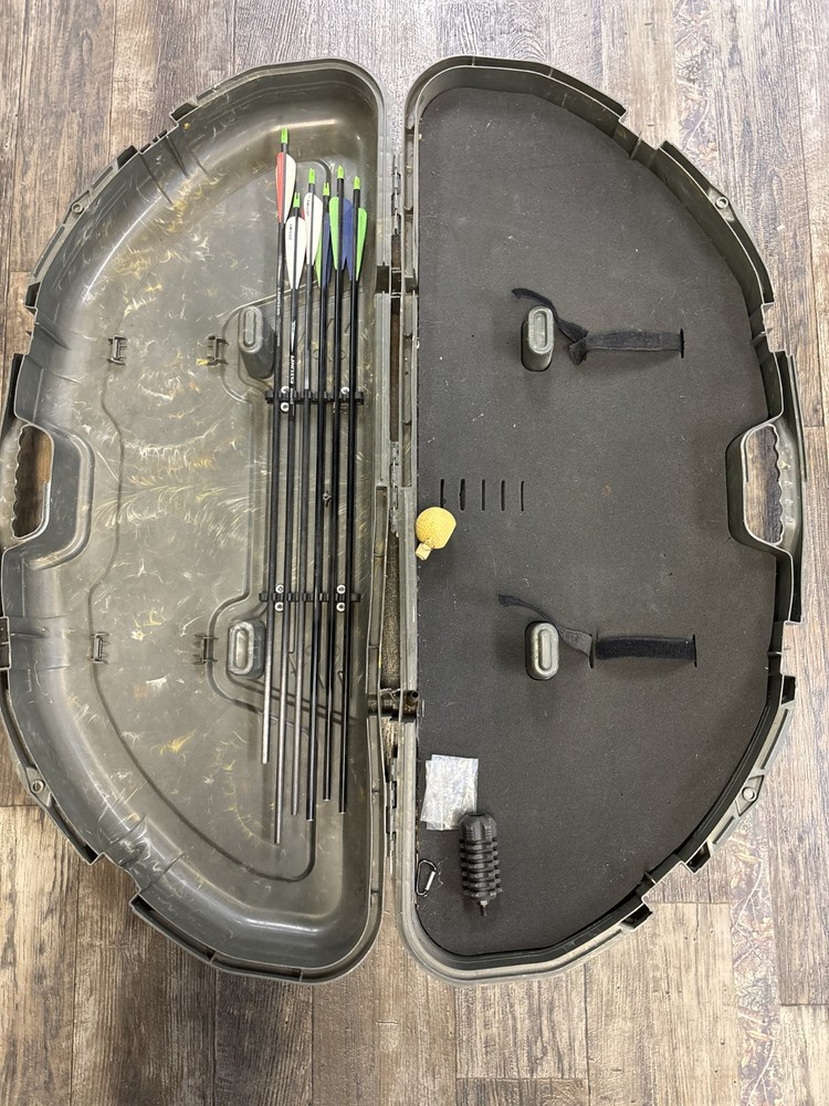 CenterPoint EOS Hunter compound bow RH