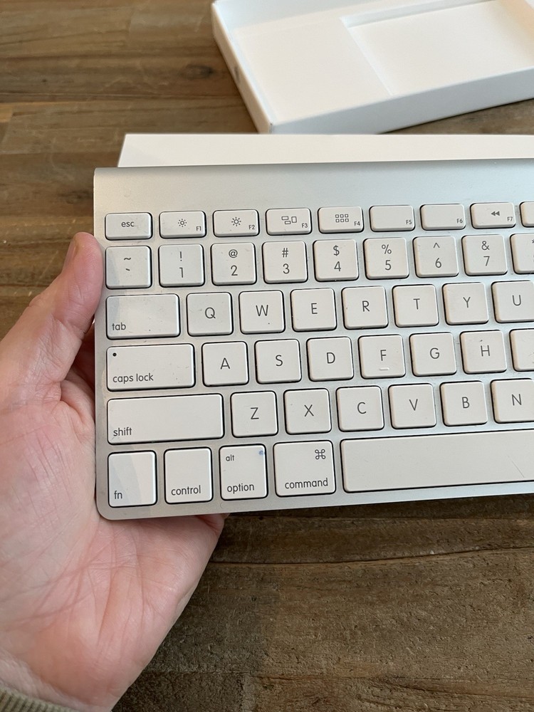 Apple Mac Wireless Bluetooth Keyboard A1314 & Magic Mouse A1296 Battery Powered