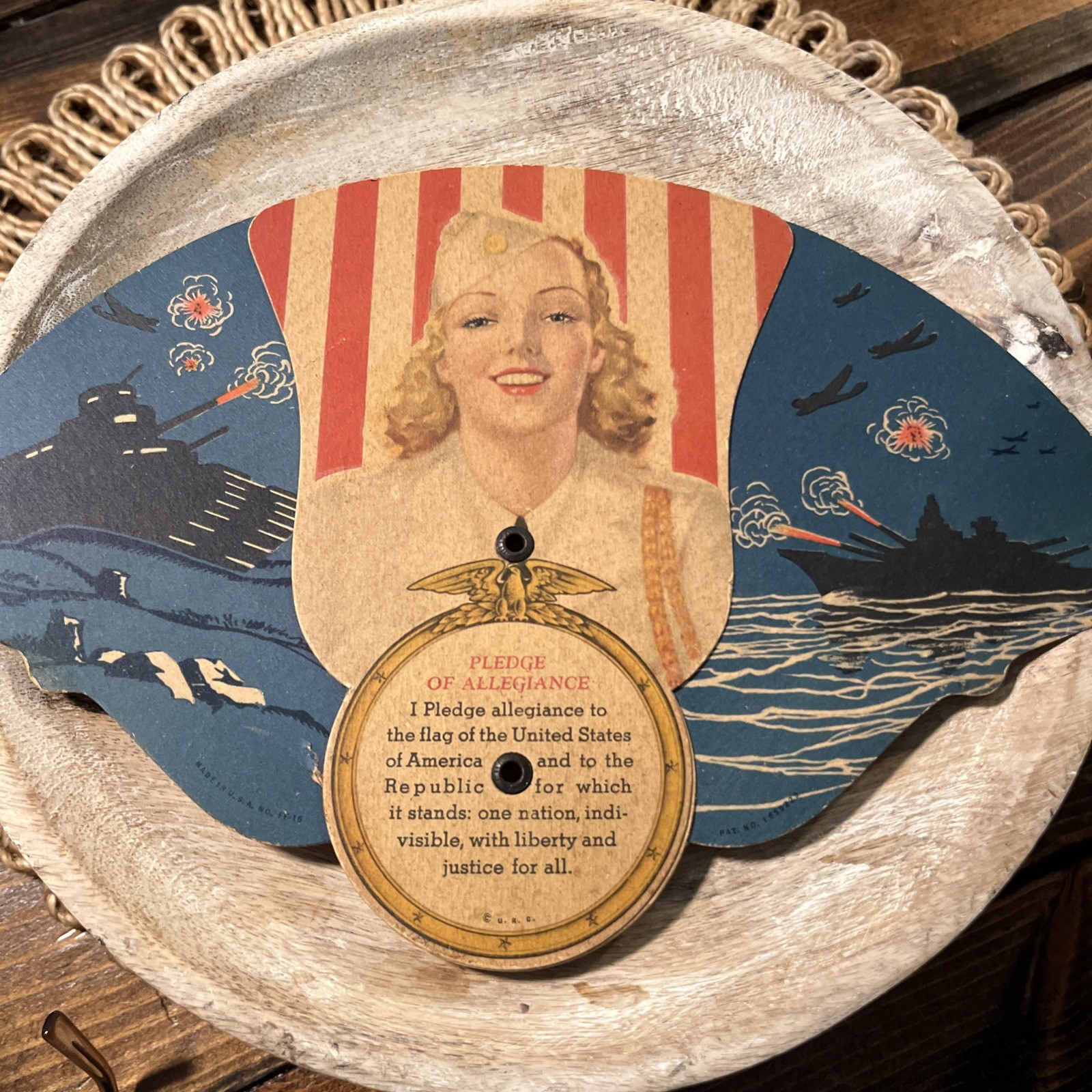 WWII WW2 Patriotic Hand Fan Pledge of Allegiance Advertising Promo Vintage 1940s