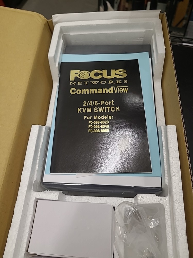Focus Networks CommandView 2 Port KVM Switch FO-098-8020 w Box