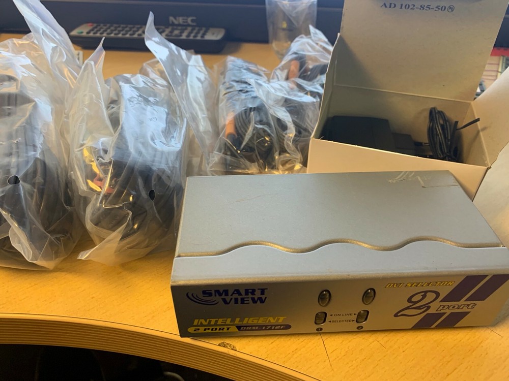 SmartView DVI Selector 2 Port DVI Selector - DRM-1712F