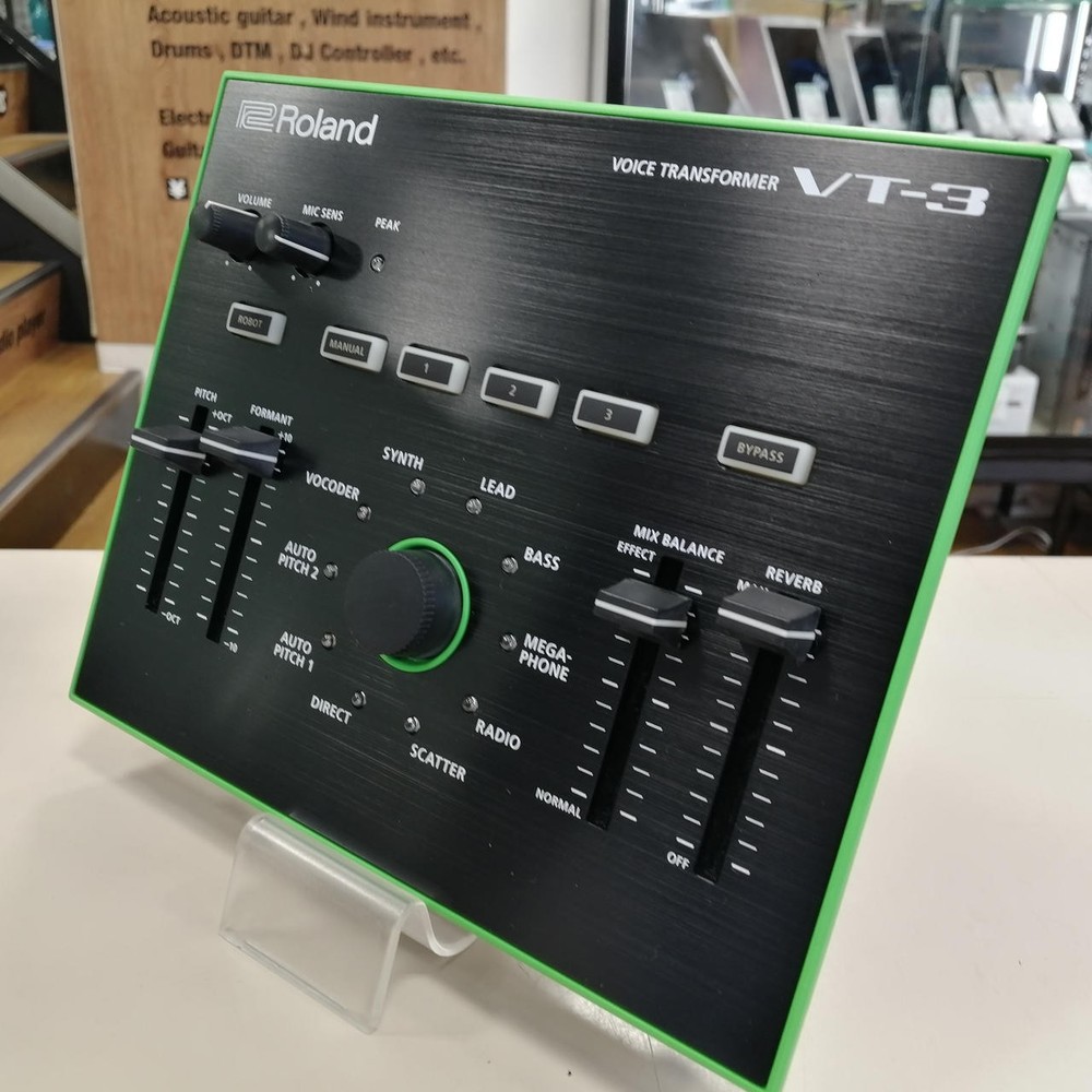 ROLAND Model VT-3 Voice Transformer