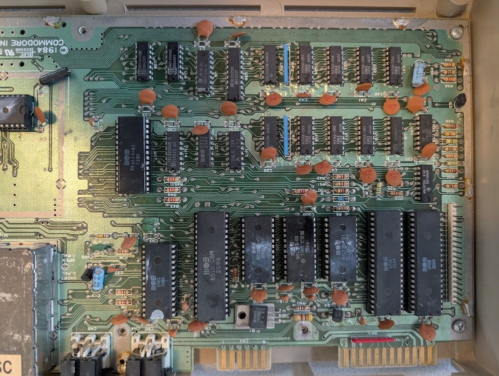 Commodore 64 - Fully tested, missing screws