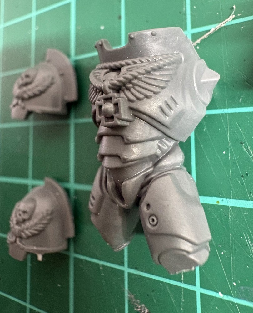 Warhammer 40K Primaris Aggressors Sergeant Upgrade Pack – Variant C Compatible