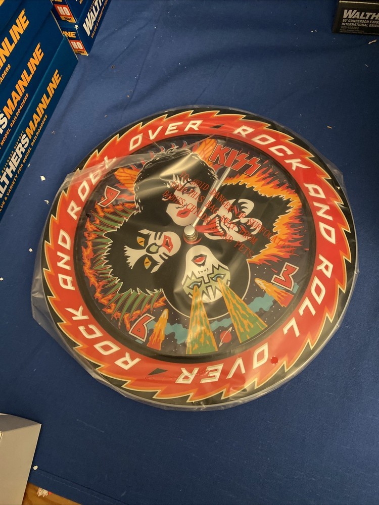 KISS Rotating Wall Clock Rock & Roll 20032New