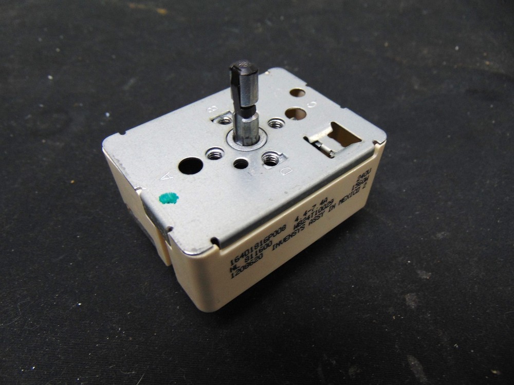 GE Electric Range JBP35DM2BB Surface Element Switch 164D1816P008