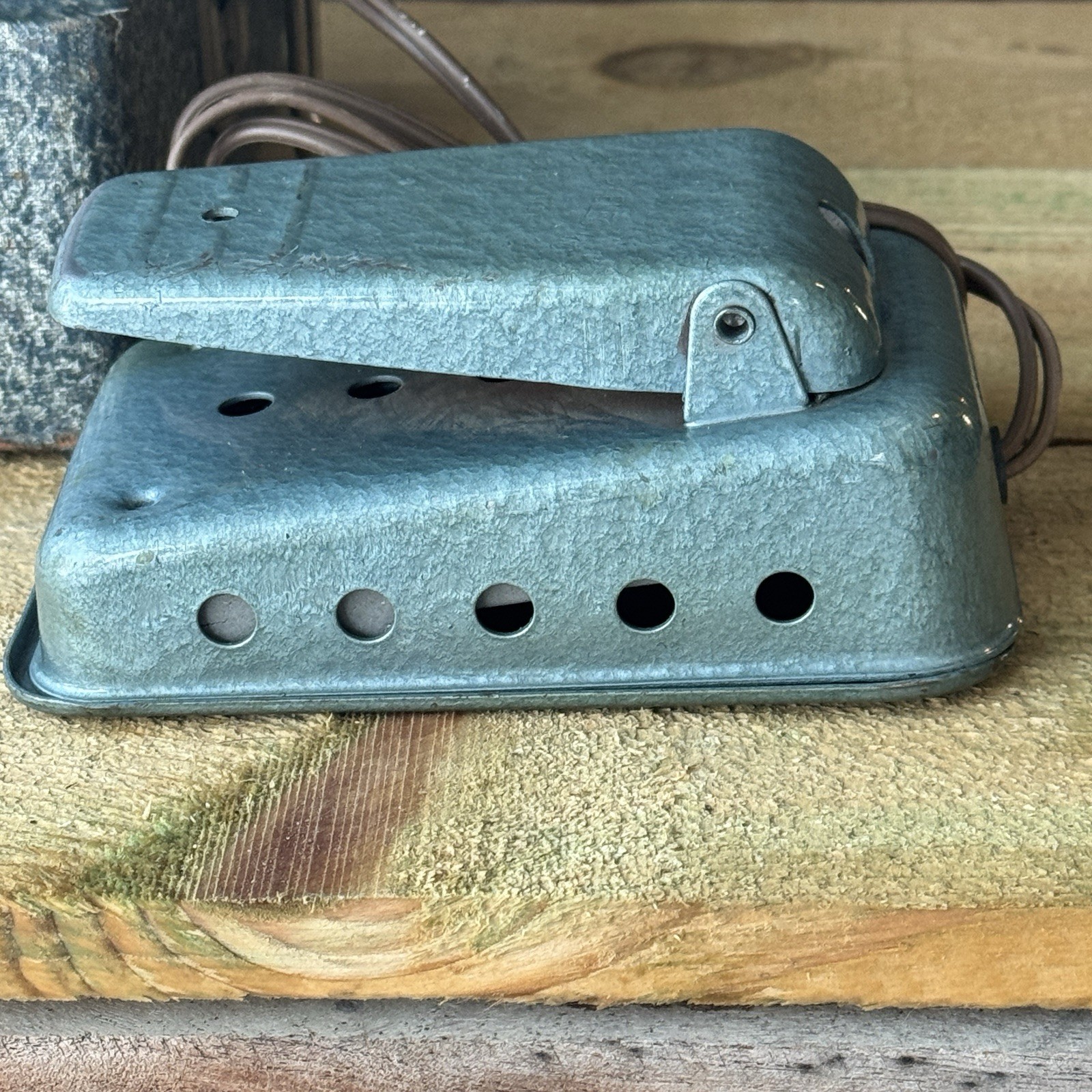 Vintage Sewing Machine Brother HA3-B5 ZigZag Beautiful W/Case & Accessories