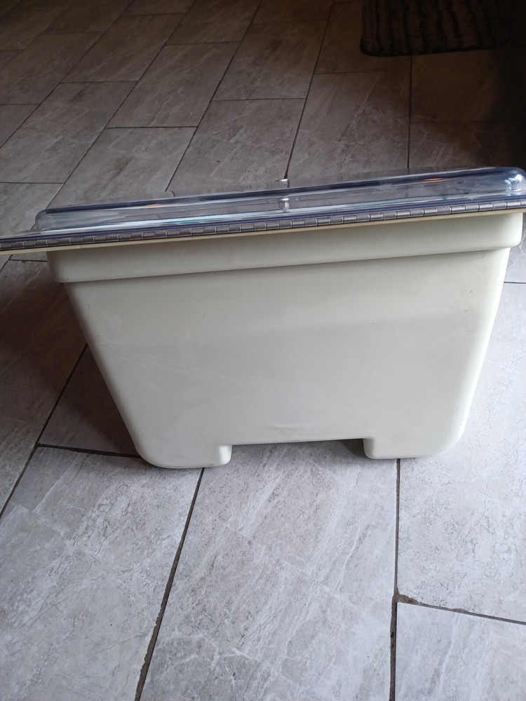 Bio safe mail containment box