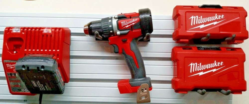 Milwaukee M18 1/2" Drill/ Drill/Driver Bubble Level Attachment