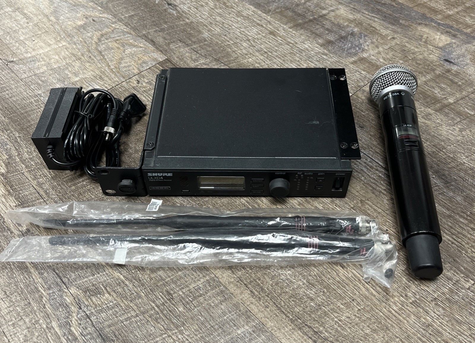 Shure ULXD24/Beta 58A L50 Handheld Wireless Microphone System 632-696 MHz