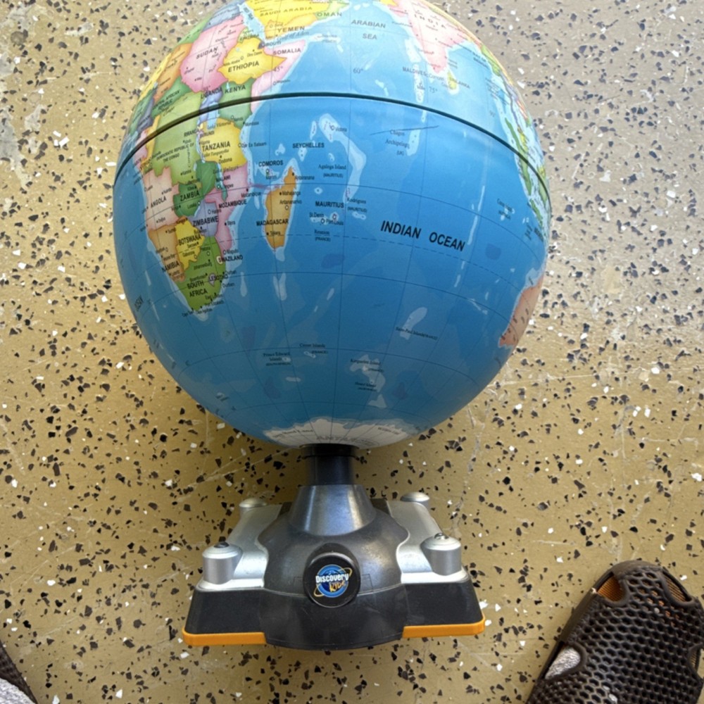 Discovery Tabletop World Globe Rotating Freestanding Plastic Base Blue Map