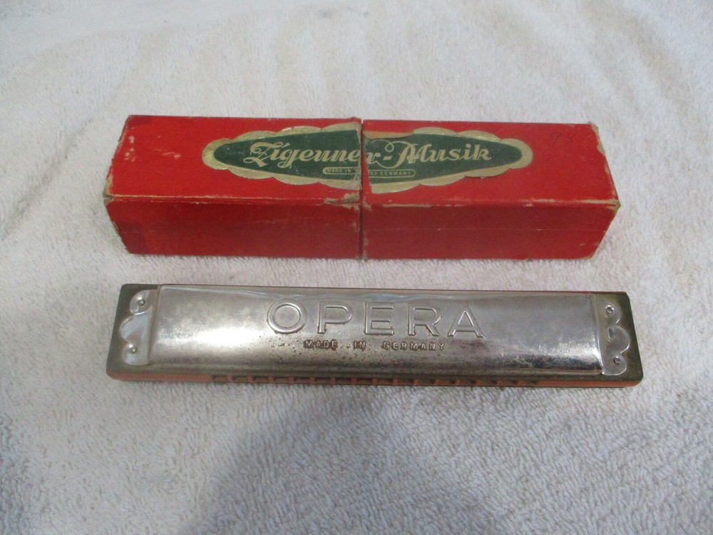 Harmonica vintage/Made in Germany with box.