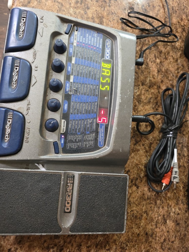 Dynamic! DIGITECH RP300 MODELING GUITAR PROCESSOR As-Is