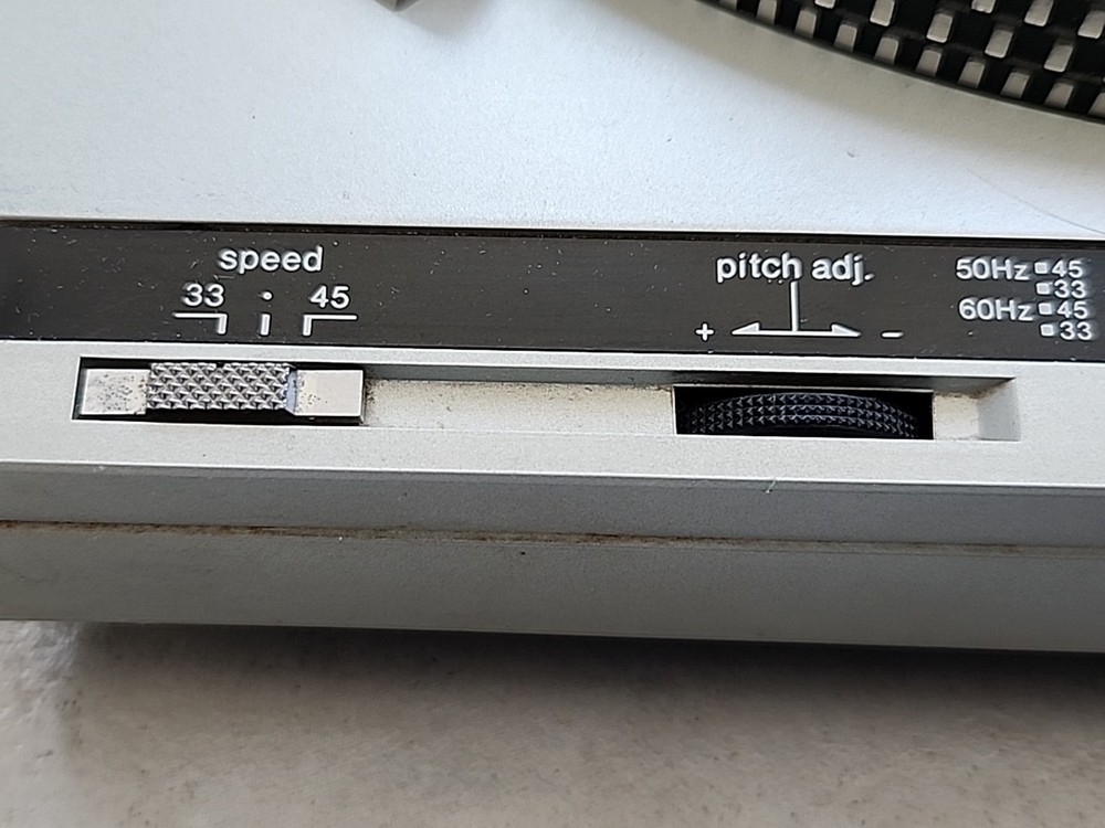 Technics Model SL-B2 Belt Drive Frequency Generator Turntable Tested -READ