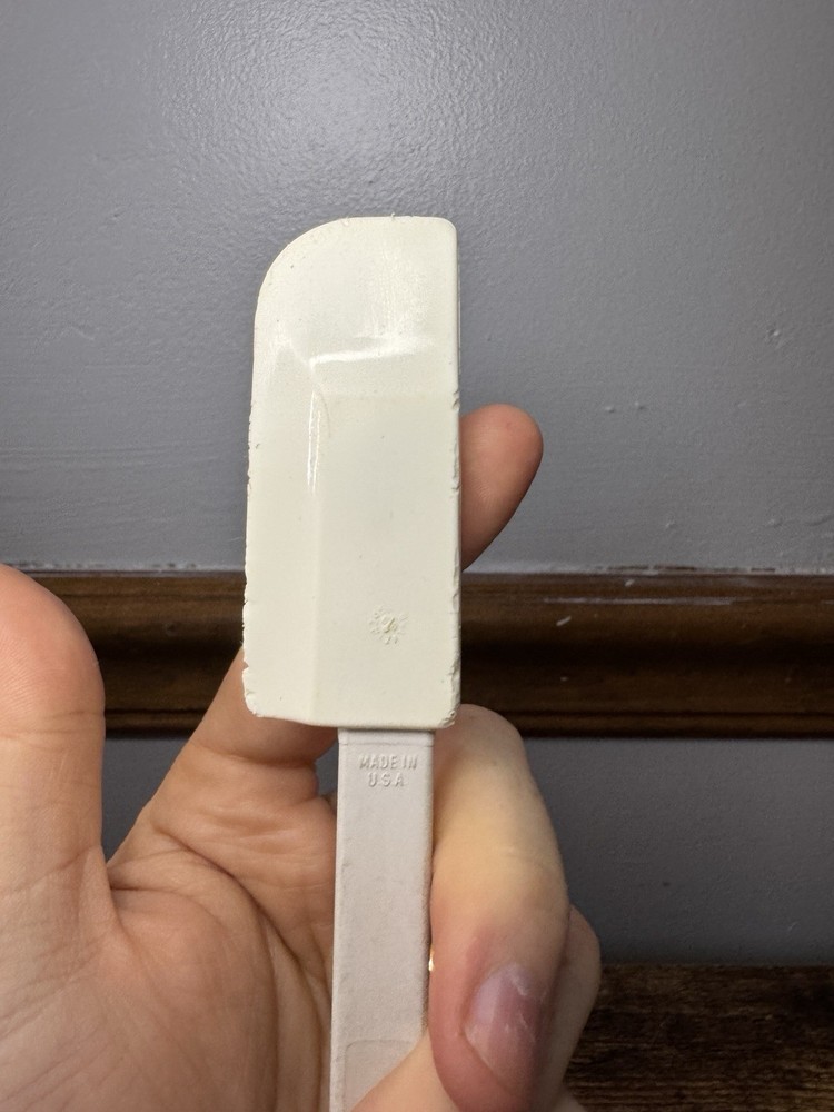 Pampered Chef Mini Rubber Flexible Spatula - White