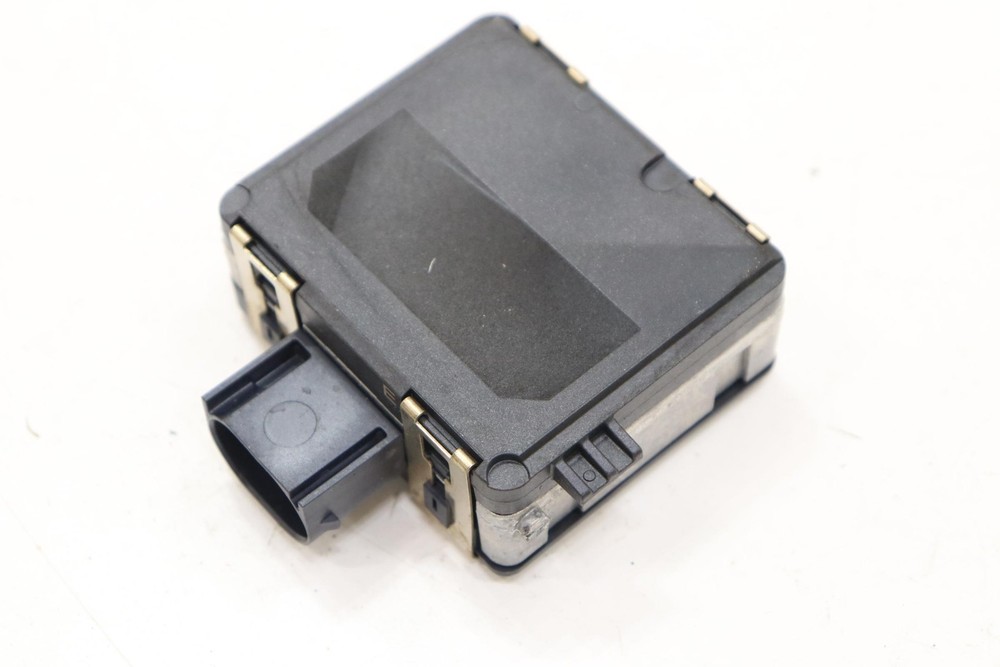 2017 - 2019 AUDI A4 REAR RIGHT BLIND SPOT RADAR SENSOR MODULE OEM 4M0907566E