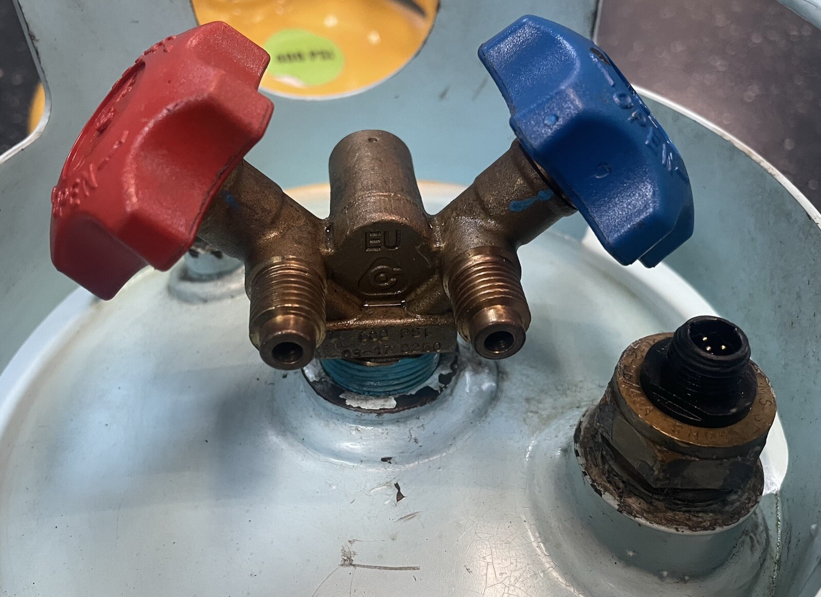 Mastercool (67011) and Amtrol Recovery Tanks