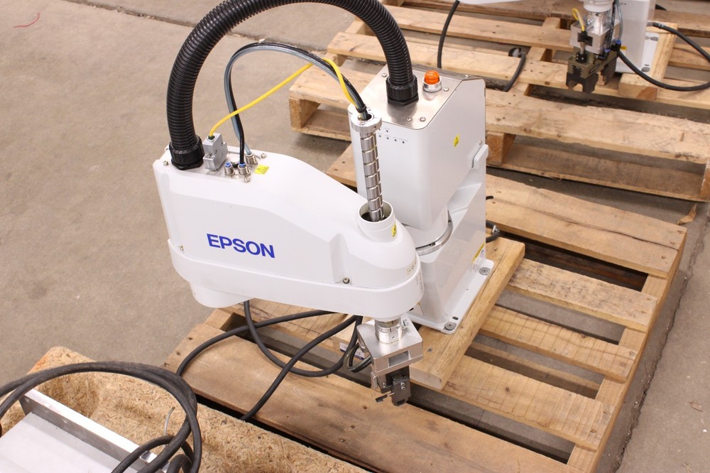 Epson T6-602S 4-axis SCARA Robot w/ Integrated Controller