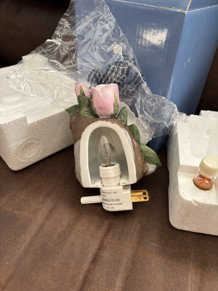 Vintage Avon Rose Nightlight Diffuser Pink 2003