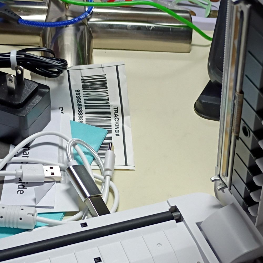Vretti Label Printer D11-B-U+20D with Power Adapter and USB Cable