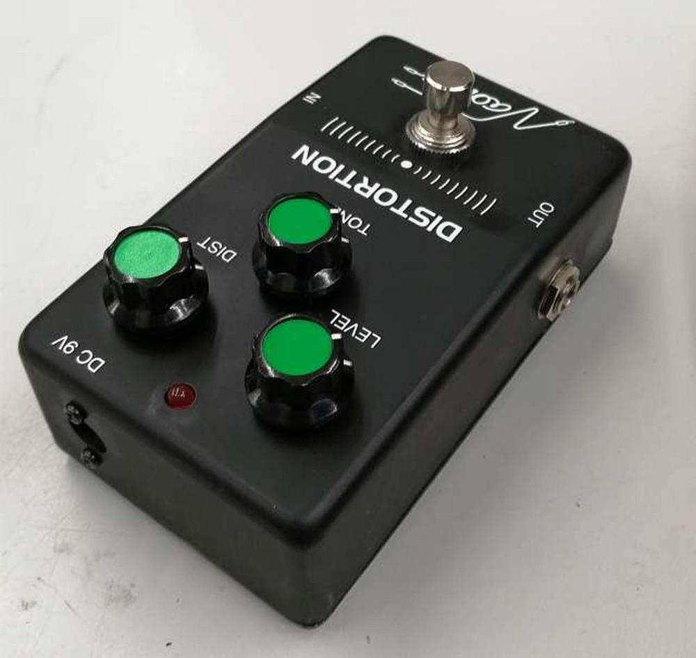 Nadine S Distortion Effector No.nm1036