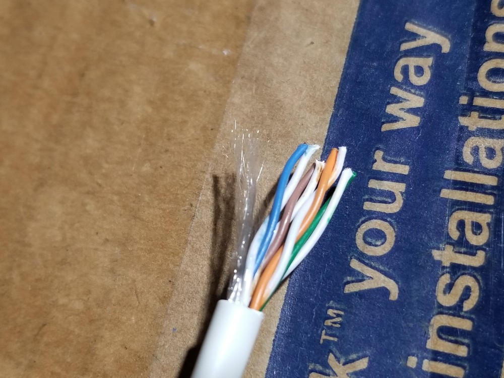 Berk-Tek 24/4P HyperPlus Cat5E Riser U/UTP Network Cable White /100ft