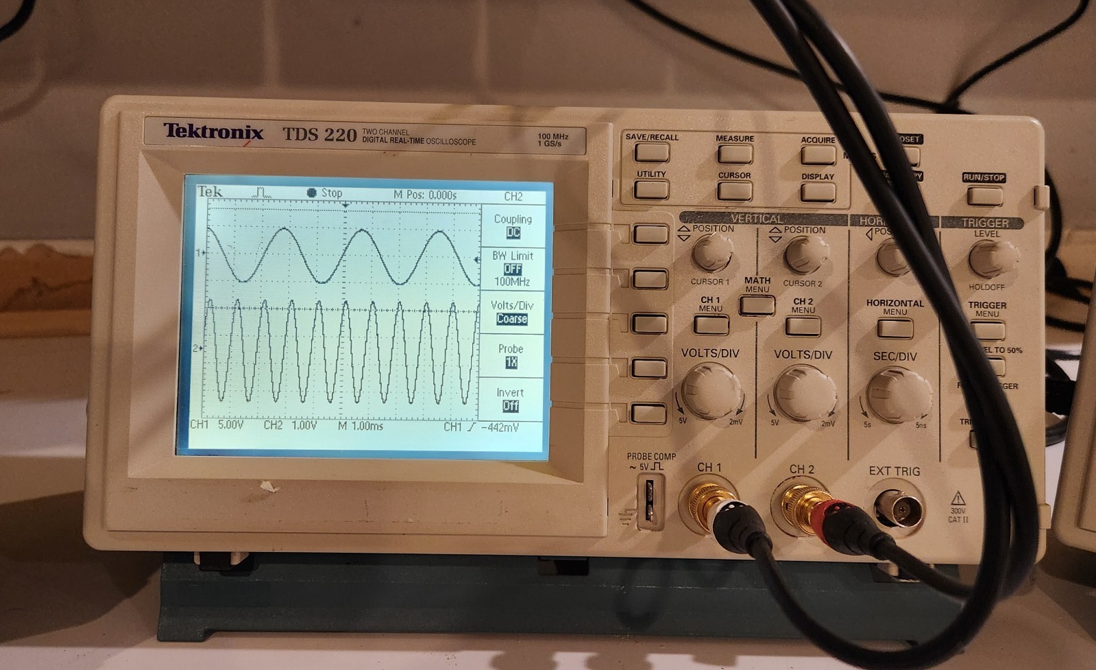 Tektronix TDS 220 Two Channel Digital Real Time Oscilloscope w/ TDS2CM