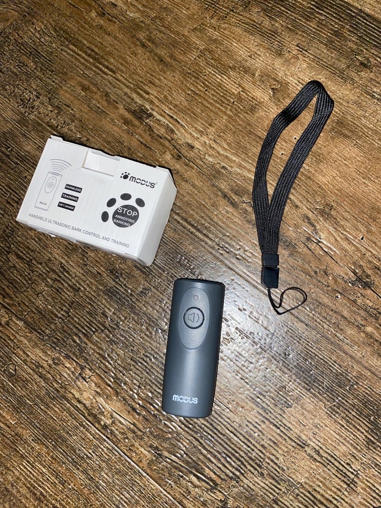 MODUS Grey Handheld Ultrasonic Bark Control Device