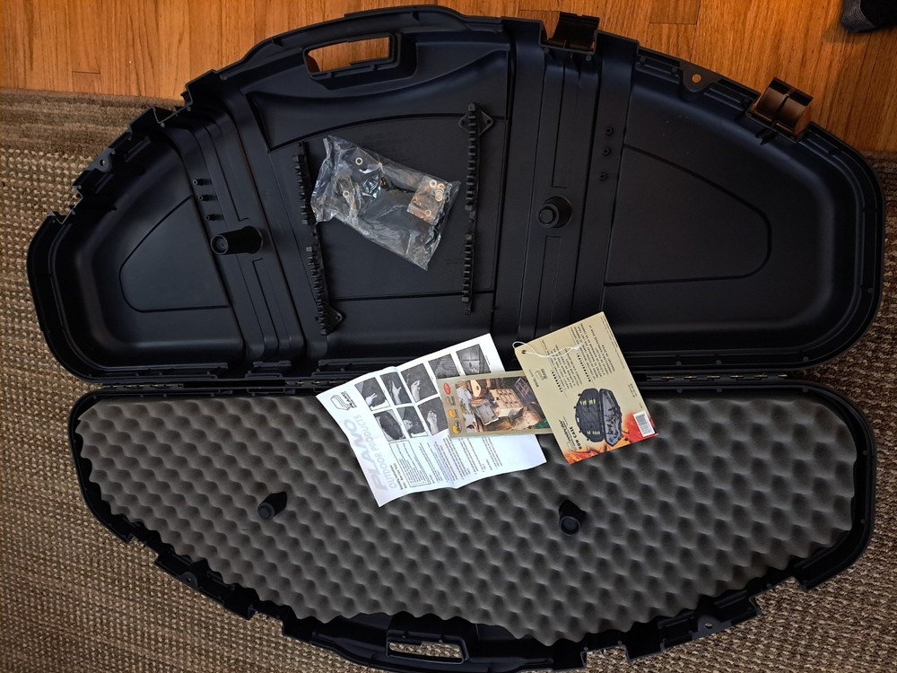 New Plano Protector Series Bow Case with Tag. Pickup Fraser, MI