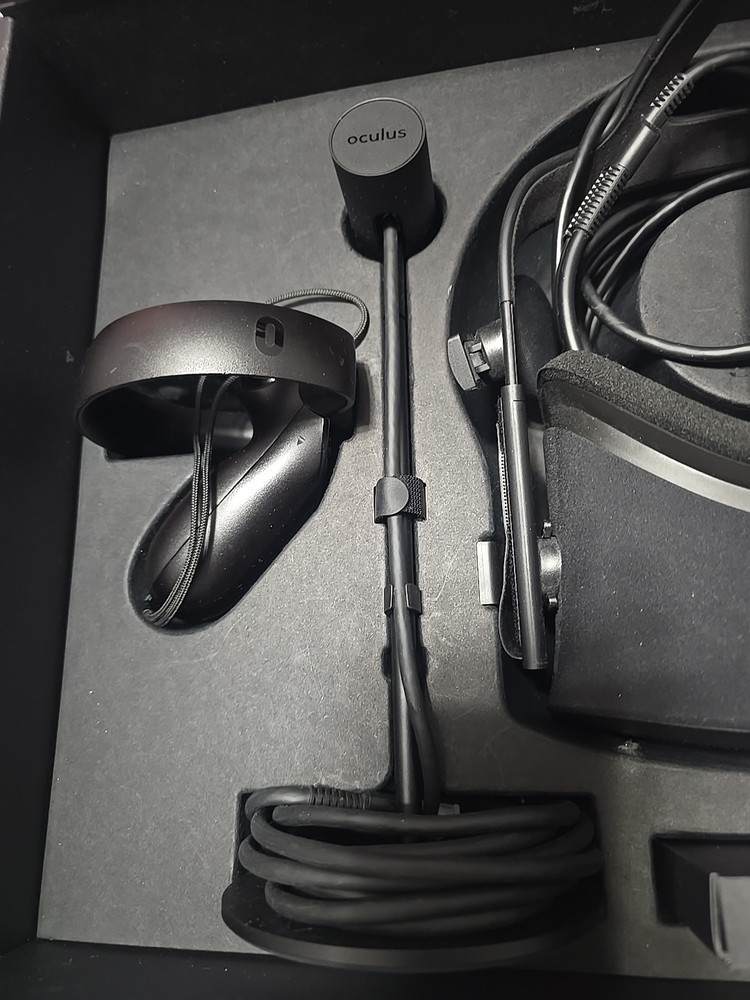 Meta Oculus Rift VR Headset- Black W Extra Sensor And Cables