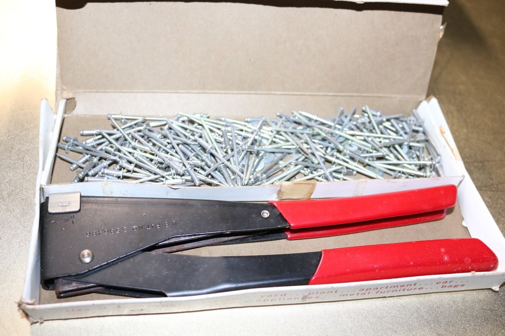 Sears Craftsman Riveting Tool Kit complete w/ rivets GORGEOUS CONDITION