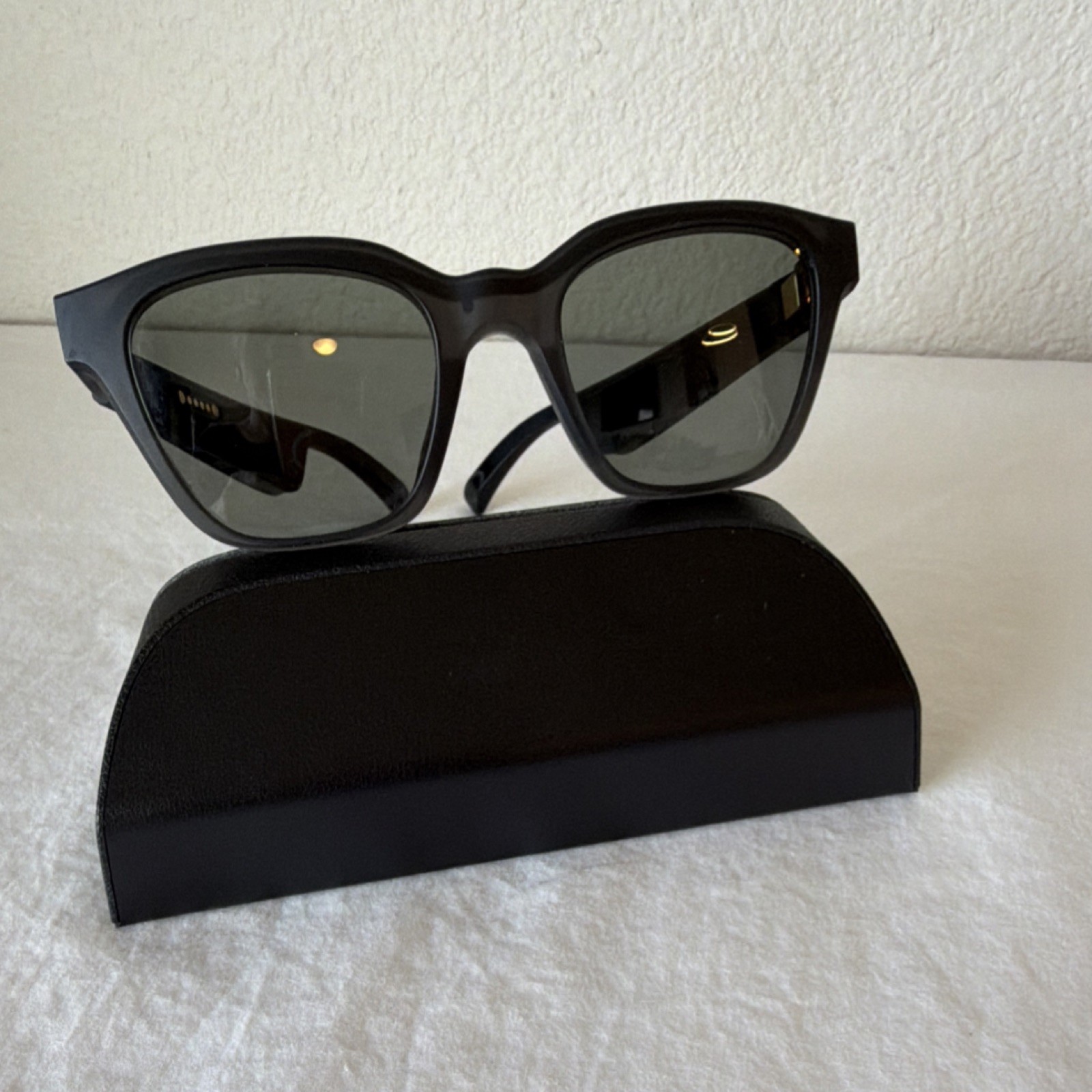 Bose ALTO Frames BMD0006 Bluetooth USB Smart Audio Sunglasses with Case