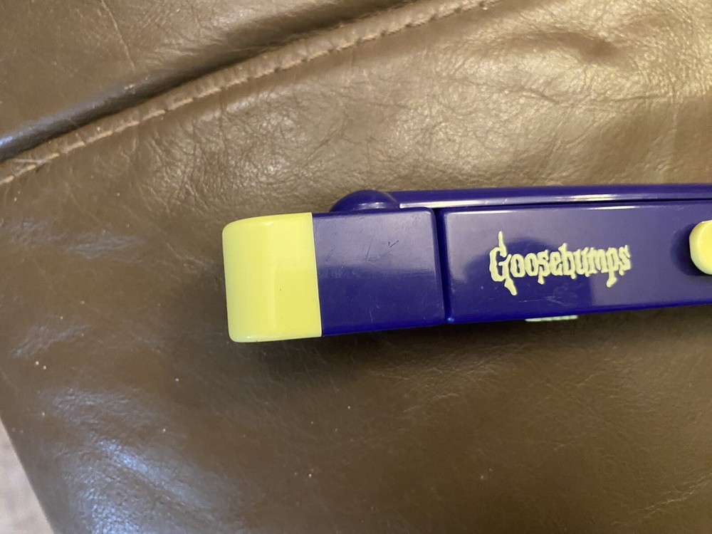 Goosebumps Folding Reading Light with Bulb - NOT TESTED