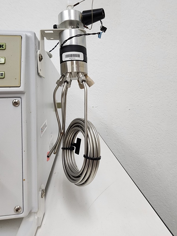 Shimadzu LC-8A Preparative Liquid Chromatography Pump Powers On