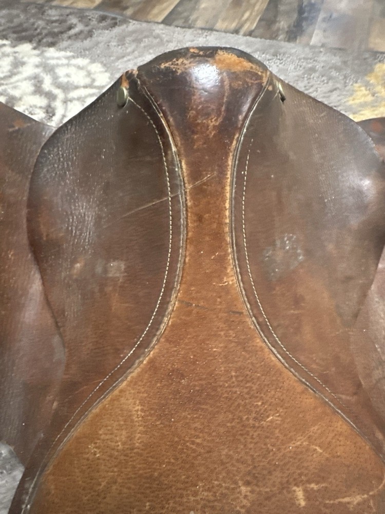 english riding saddle