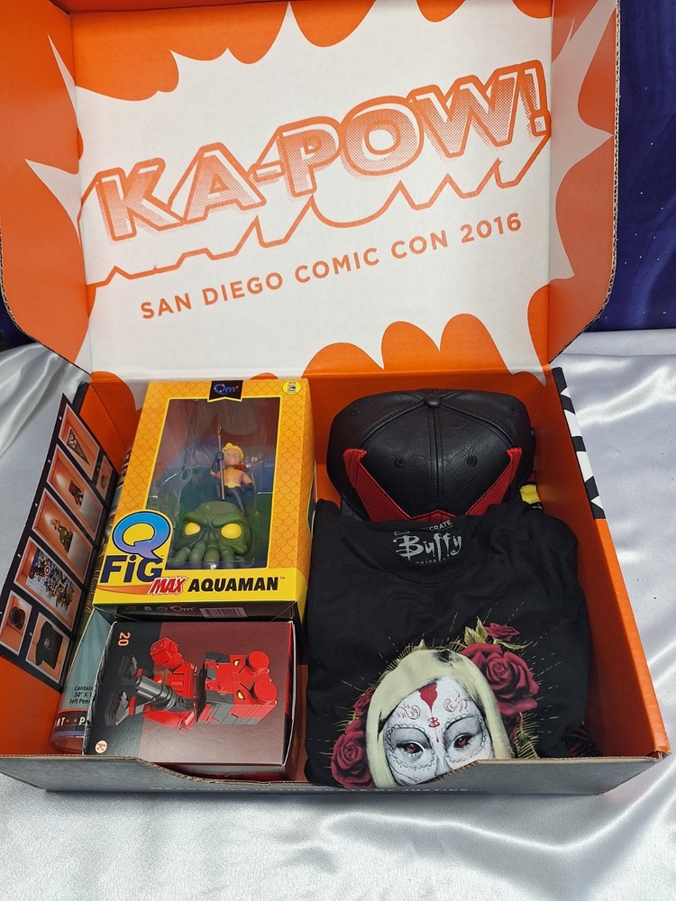 2016 SD Comic Con Exclusive Loot Crate Complete All Original NEW