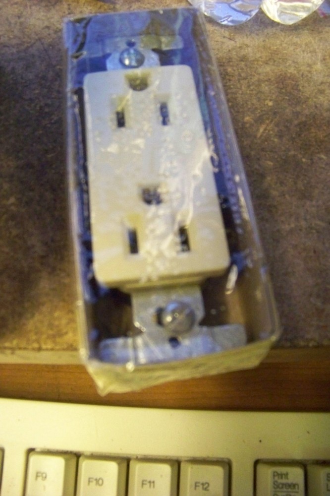 EAGLE 1107V-BOX 15A DUPLEX RECPTACLE DECOR