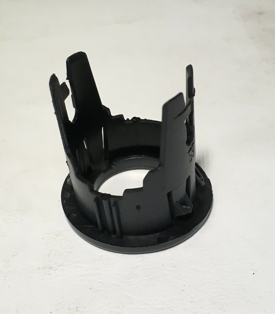 GM OEM 15-23 Escalade Electrical Components-Park Sensor Bracket 84695396