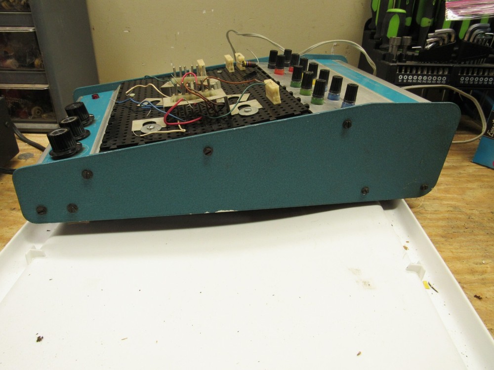 Vintage Bell & Howell Schools DeVry Inst Tech Electro-Lab Design Console