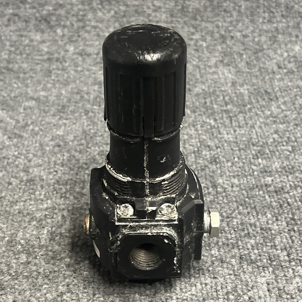 Dayton 4ZM22 1/2" Filter Regulator Used