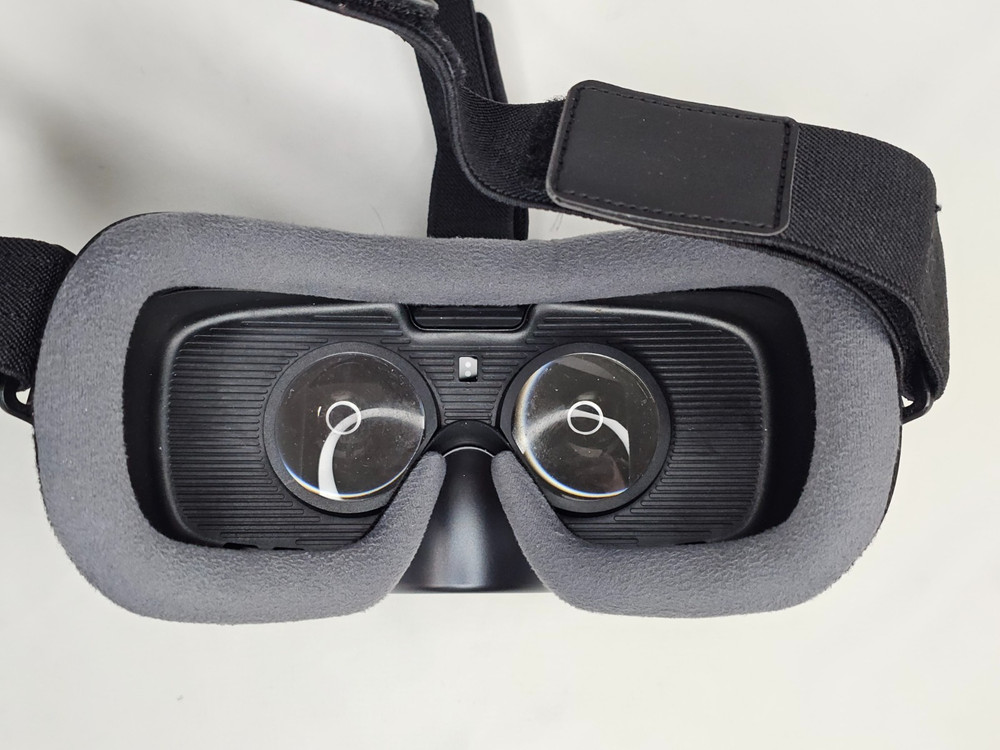 Samsung Gear VR with Controller, Complete in original box, Classic OG VR Tech!