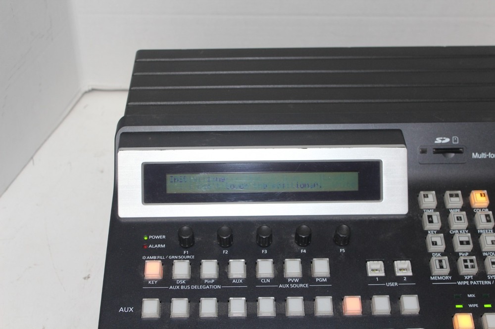 PANASONIC AV-HS400N Multi Format Live Switcher *Powers on